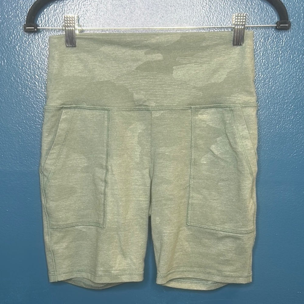 Aerie Olive Camo Women's Bike Shorts